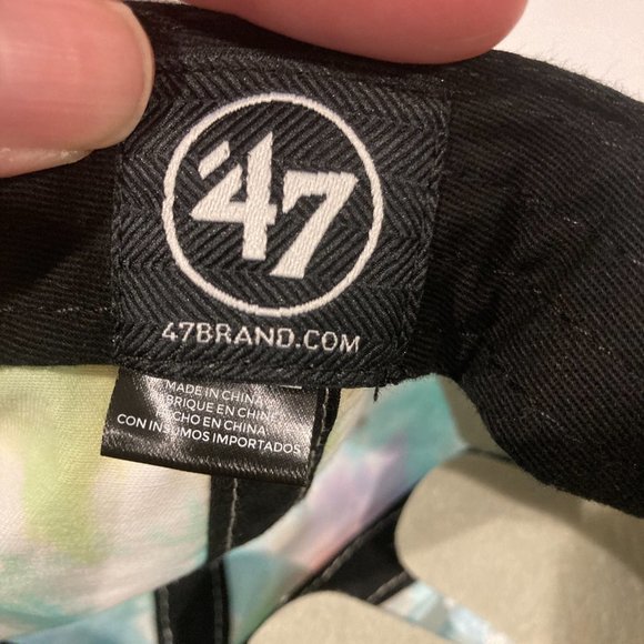 NWT Women's '47 New England Patriots Tie-Dye Clean Up Adjustable Hat - Picture 4 of 6